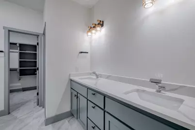 204 Washington Street, Elgin, TX 78621 - Photo 12