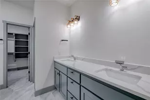 204 Washington St, Elgin, TX 78621 - Photo 12