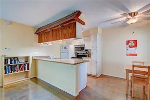 910 Duncan Ln, Austin, TX 78705 - Photo 1