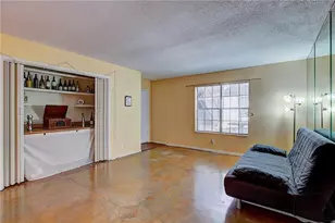 910 Duncan Ln, Austin, TX 78705 - Photo 12