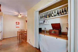 910 Duncan Ln, Austin, TX 78705 - Photo 8