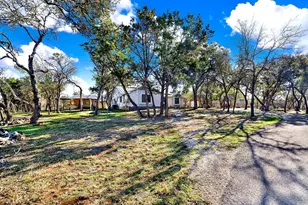 228 Deertrail Dr, San Marcos, TX 78666 - Photo 2