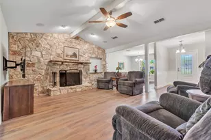 204 Mesa Dr, Georgetown, TX 78628 - Photo 6