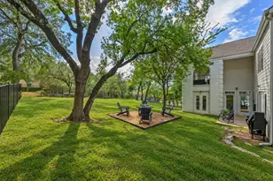 1603 Falcon Ledge Dr, Austin, TX 78746 - Photo 2