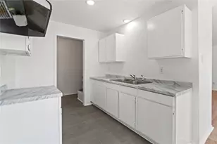 310 Barrhall Dr, Round Rock, TX 78664 - Photo 14