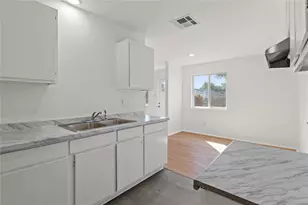 310 Barrhall Dr, Round Rock, TX 78664 - Photo 16