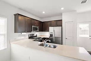 2729 Louris Ln, Pflugerville, TX 78660 - Photo 4