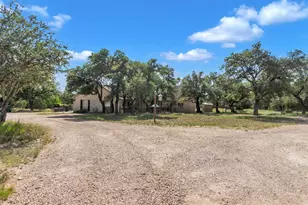 1120 Meadow Ridge Dr, Dripping Springs, TX 78620 - Photo 4