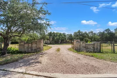 1120 Meadow Ridge Drive, Dripping Springs, TX 78620 - Photo 2