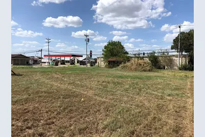 164 S Manse Avenue, Giddings, TX 78942 - Photo 2