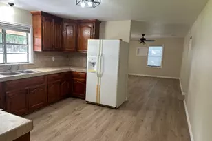 719 Eckel St, La Grange, TX 78945 - Photo 6