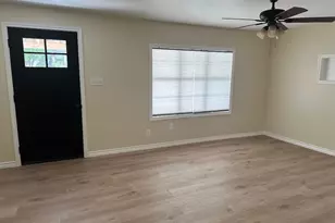 719 Eckel St, La Grange, TX 78945 - Photo 2