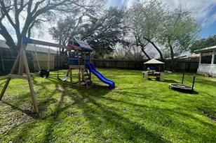 2511 E Stassney Ln, Austin, TX 78744 - Photo 26