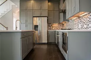 1013 Banyon St, Austin, TX 78757 - Photo 8