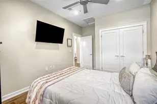 6800 Menchaca Rd, Austin, TX 78745 - Photo 22