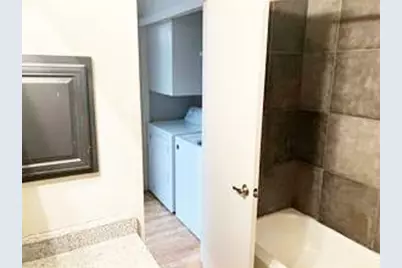 806 W 24th Street #201, Austin, TX 78705 - Photo 16