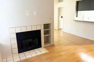 806 W 24th St, Austin, TX 78705 - Photo 4