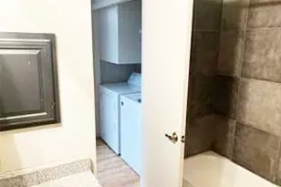 806 W 24th St, Austin, TX 78705 - Photo 14