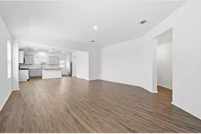 388 Barcelona, Kyle, TX 78640 - Photo 4