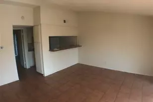 2610 Salado St, Austin, TX 78705 - Photo 2
