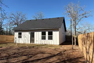 211 Big Bow, Smithville, TX 78957 - Photo 14