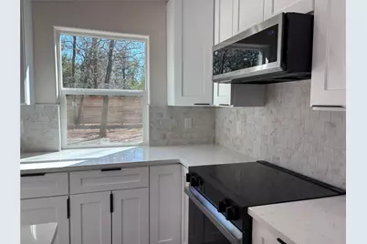 211 Big Bow, Smithville, TX 78957 - Photo 4