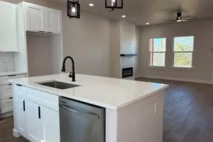 211 Big Bow, Smithville, TX 78957 - Photo 2