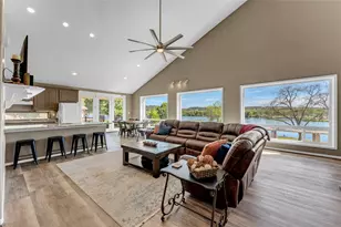 319 Meadowlakes Dr, Marble Falls, TX 78654 - Photo 2