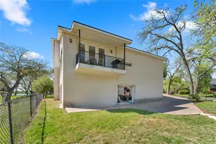 319 Meadowlakes Dr, Marble Falls, TX 78654 - Photo 22