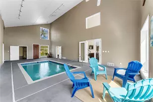 319 Meadowlakes Dr, Marble Falls, TX 78654 - Photo 1