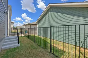 9105 Hamadryas Dr, Austin, TX 78744 - Photo 26