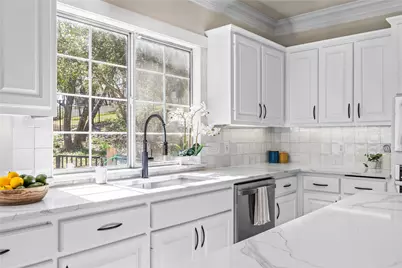 5901 Round Table Cove, Austin, TX 78746 - Photo 10