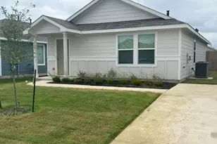 2215 Cyclone Dr, Lockhart, TX 78644 - Photo 2