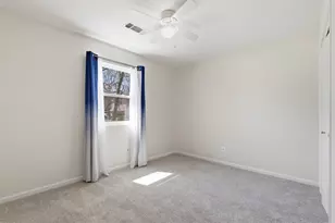 250 E Keanahalululu Ln, Bastrop, TX 78602 - Photo 10