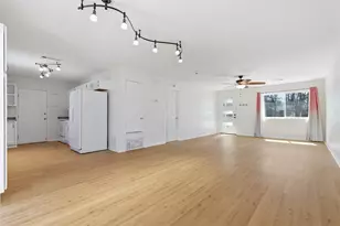 250 E Keanahalululu Ln, Bastrop, TX 78602 - Photo 4