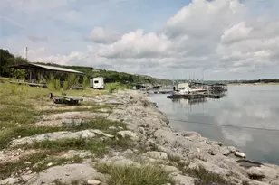 20700 E Lakeshore Dr, Spicewood, TX 78669 - Photo 32
