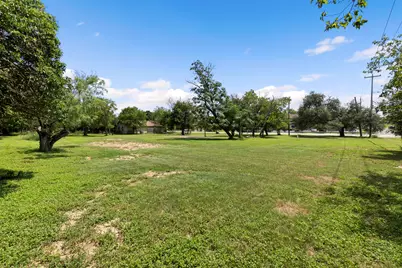1408 N Bishop Street, San Marcos, TX 78666 - Photo 2