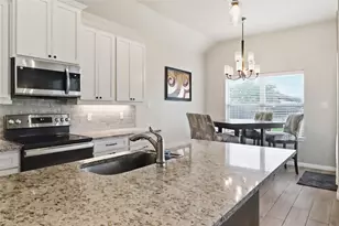 521 Seabiscuit Dr, Jarrell, TX 76537 - Photo 6