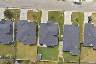 521 Seabiscuit Drive, Jarrell, TX 76537 - Photo 2