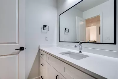 704 W 21st Street #304, Austin, TX 78705 - Photo 16