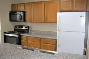 704 W 21st St, Austin, TX 78705 - Photo 4