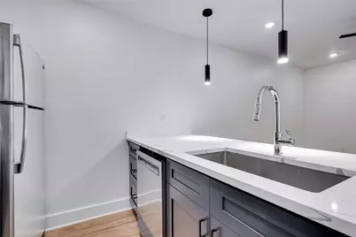 704 W 21st Street #304, Austin, TX 78705 - Photo 8