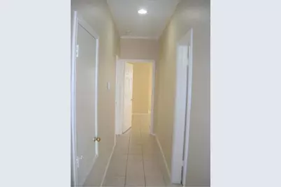 704 W 21st Street #304, Austin, TX 78705 - Photo 8