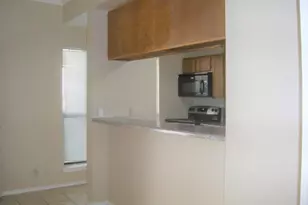 704 W 21st St, Austin, TX 78705 - Photo 30