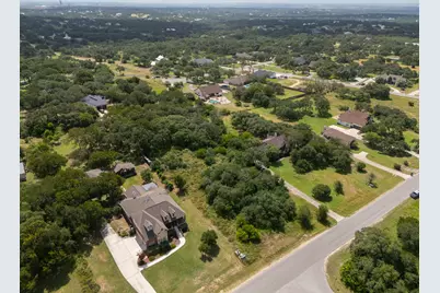 411 Brookhollow, New Braunfels, TX 78132 - Photo 2