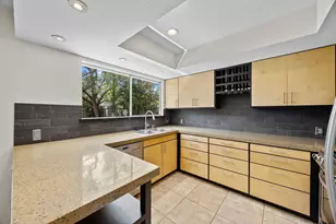 13310 Wisterwood St, Austin, TX 78729 - Photo 12