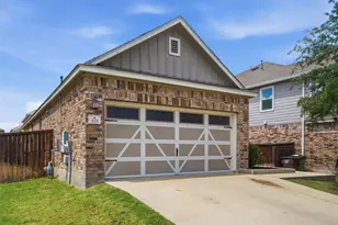 225 Danablu Dr, Hutto, TX 78634 - Photo 2