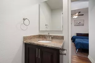 1910 Robbins Pl, Austin, TX 78705 - Photo 10