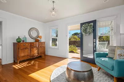 206 W Burbank Street, Fredericksburg, TX 78624 - Photo 4