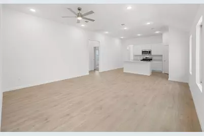 437 Lucky Avenue, Elgin, TX 78621 - Photo 6